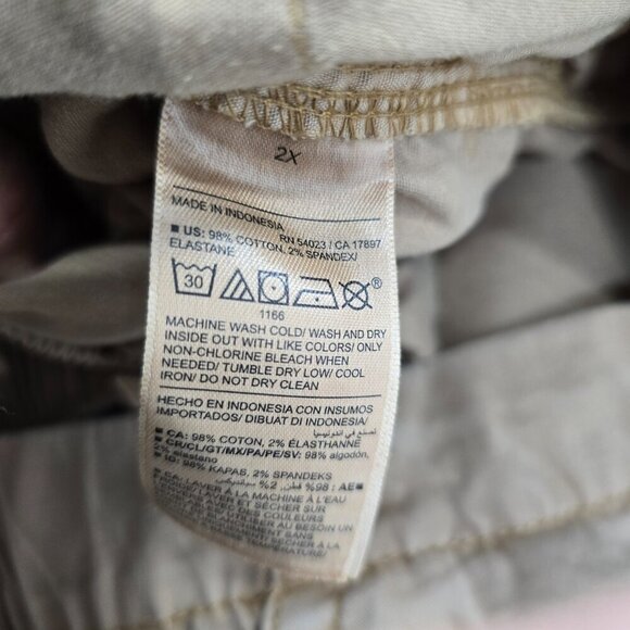 Old Navy OG Chino Shorts in Khaki - Picture 7 of 7